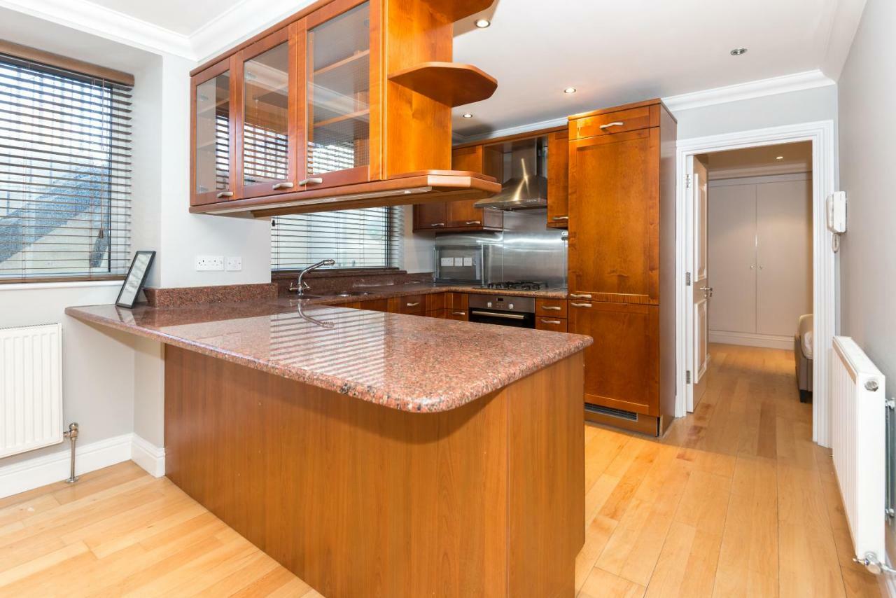 One Bedroom Hyde Park Apartment Лондон Екстериор снимка