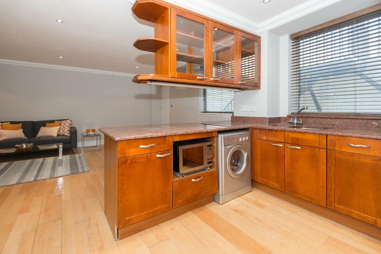 One Bedroom Hyde Park Apartment Лондон Екстериор снимка